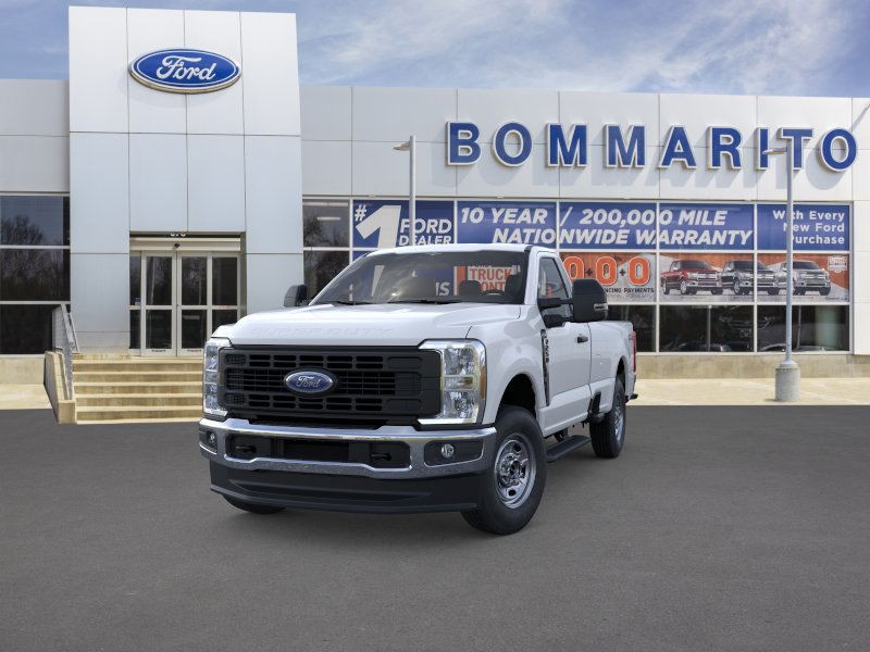 Ford Super Duty F-250 SRW Vehicle Full-screen Gallery Image 2