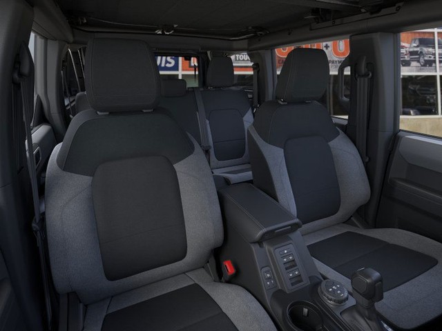 Ford Bronco Vehicle Full-screen Gallery Image 10