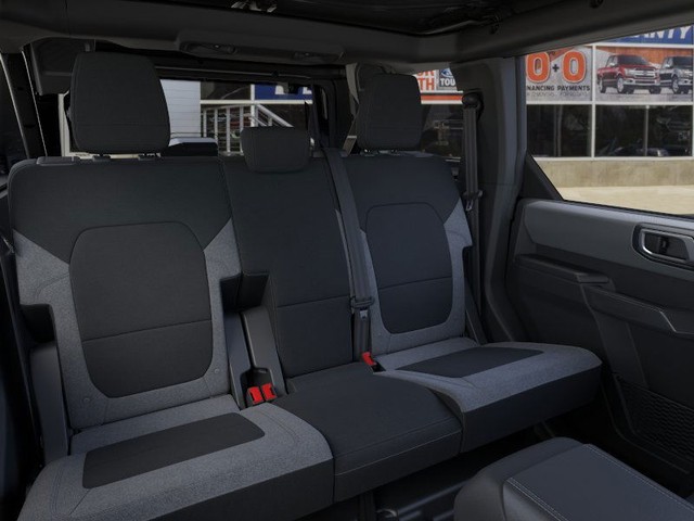 Ford Bronco Vehicle Full-screen Gallery Image 11