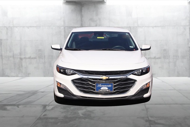 Chevrolet Malibu Vehicle Image 04