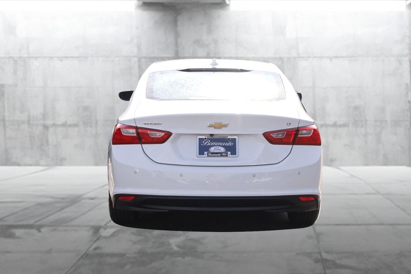 Chevrolet Malibu Vehicle Image 06
