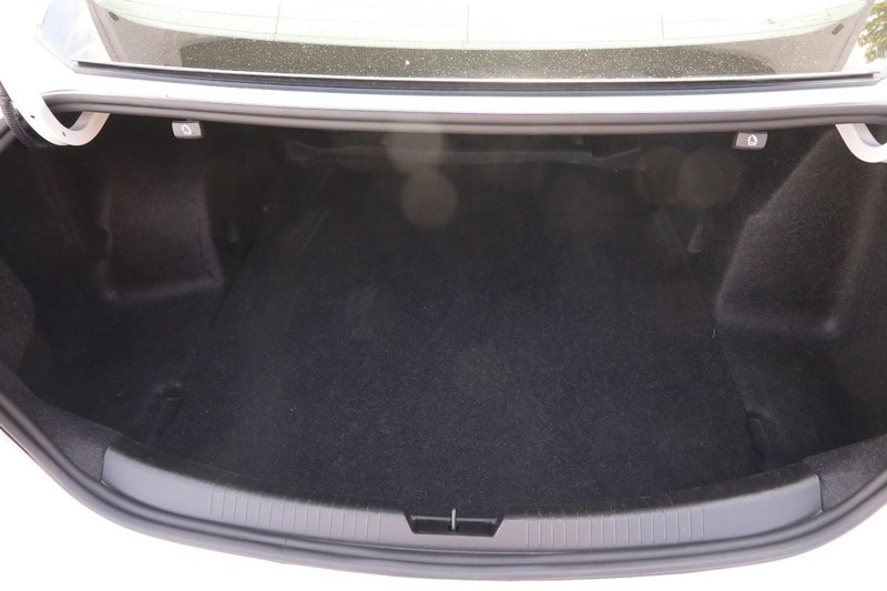 Chevrolet Malibu Vehicle Image 07