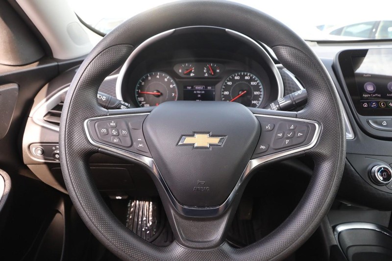 Chevrolet Malibu Vehicle Image 10