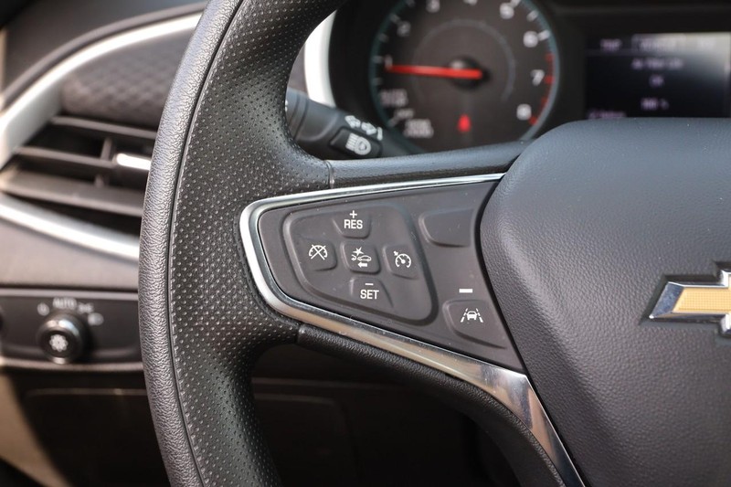 Chevrolet Malibu Vehicle Image 11