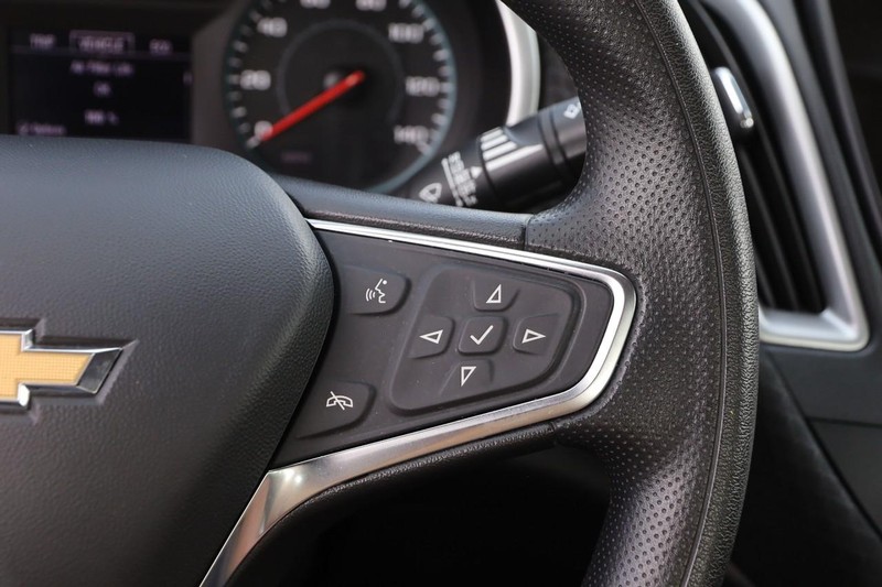 Chevrolet Malibu Vehicle Image 12