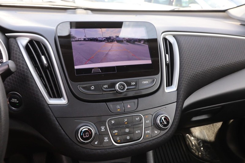 Chevrolet Malibu Vehicle Image 16