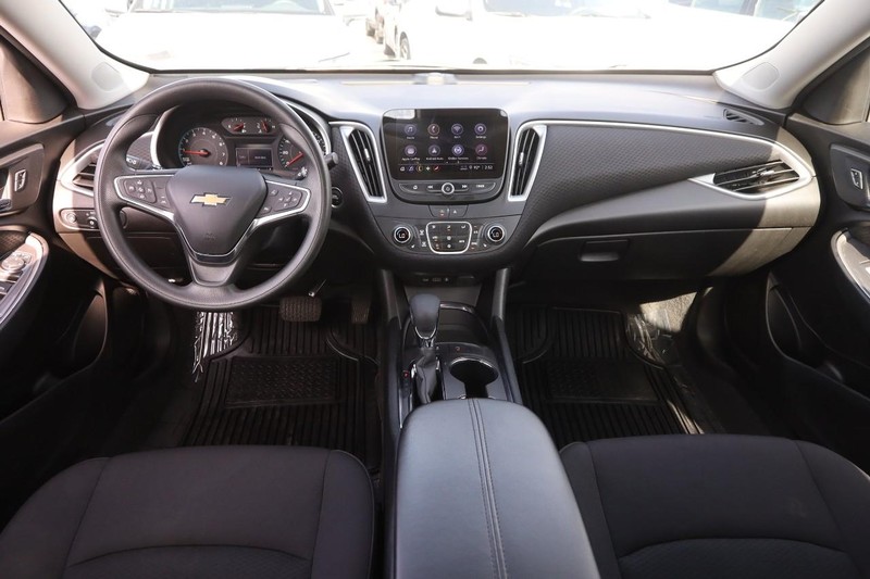 Chevrolet Malibu Vehicle Image 17