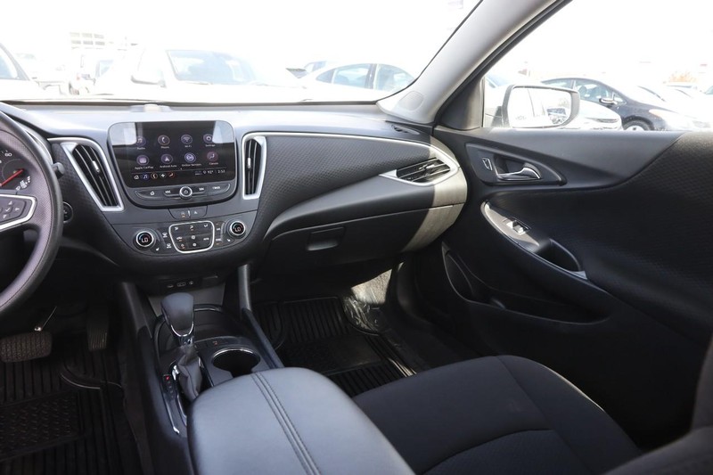 Chevrolet Malibu Vehicle Image 21