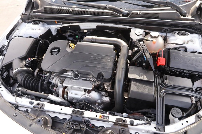 Chevrolet Malibu Vehicle Image 23