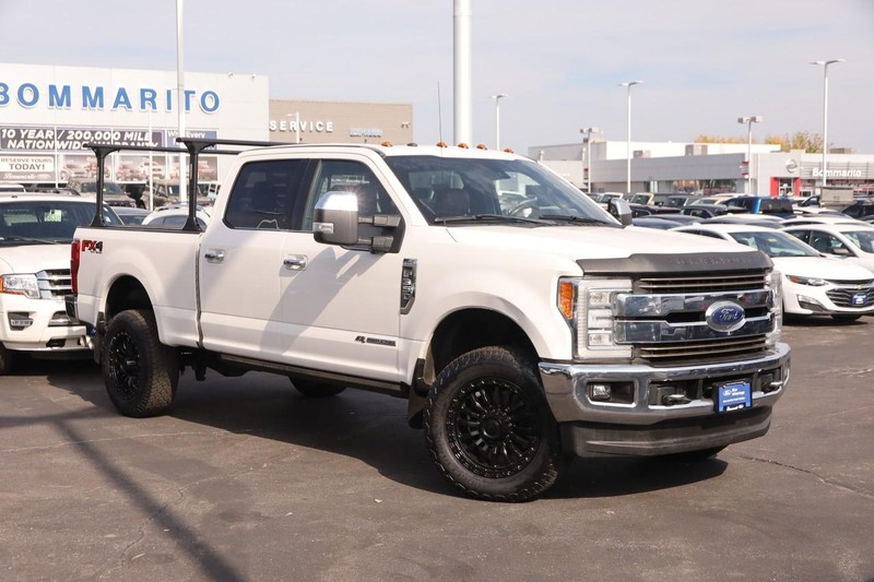 Ford Super Duty F-350 SRW Vehicle Image 02