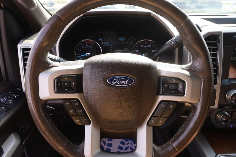 Ford Super Duty F-350 SRW Vehicle Image 13