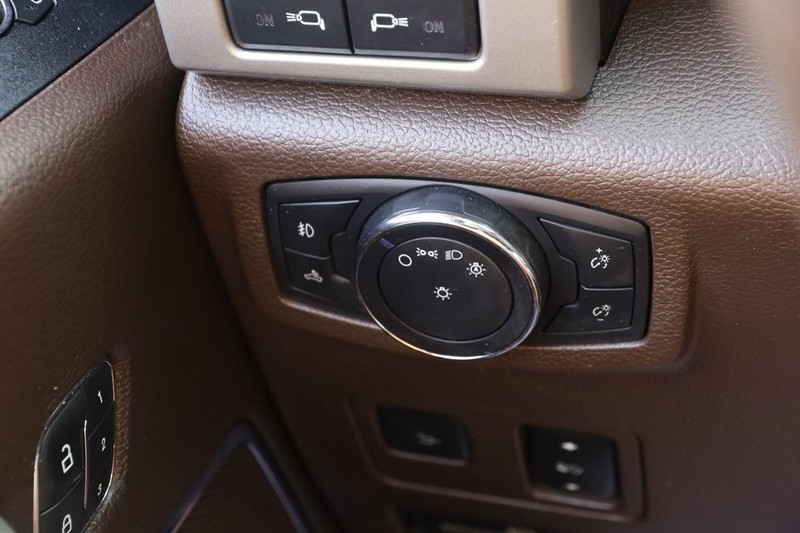 Ford Super Duty F-350 SRW Vehicle Image 22