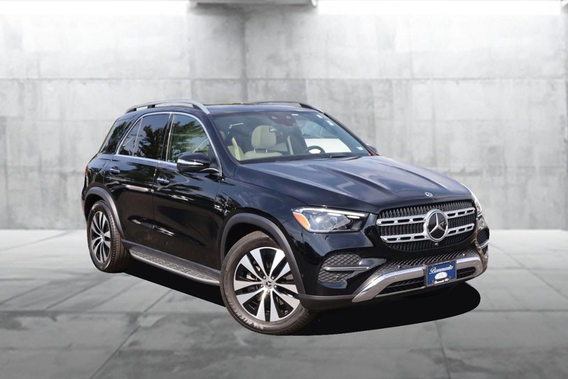 Mercedes-Benz GLE Vehicle Full-screen Gallery Image 2