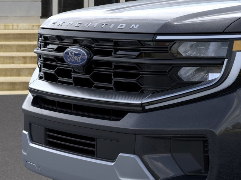 Ford Expedition Max Vehicle Full-screen Gallery Image 17