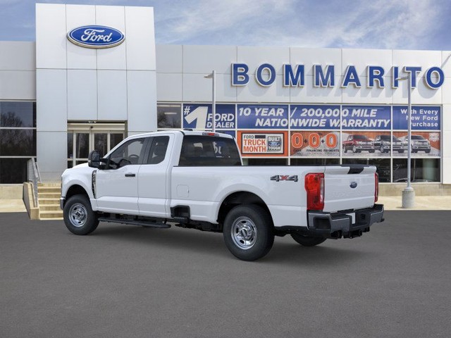 Ford Super Duty F-250 SRW Vehicle Image 04