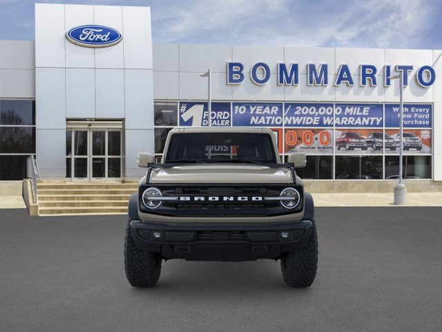 Ford Bronco Vehicle Full-screen Gallery Image 6