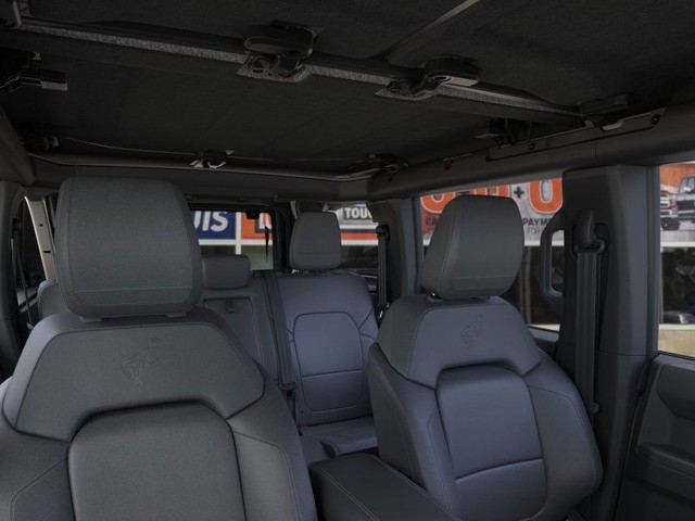 Ford Bronco Vehicle Full-screen Gallery Image 12