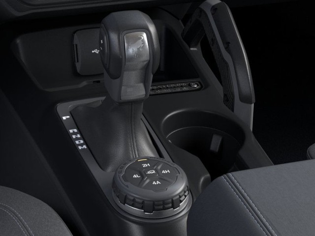 Ford Bronco Vehicle Full-screen Gallery Image 17