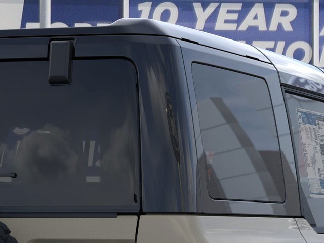 Ford Bronco Vehicle Full-screen Gallery Image 25