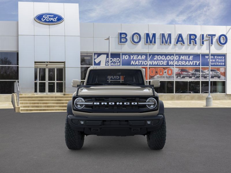 Ford Bronco Vehicle Full-screen Gallery Image 6