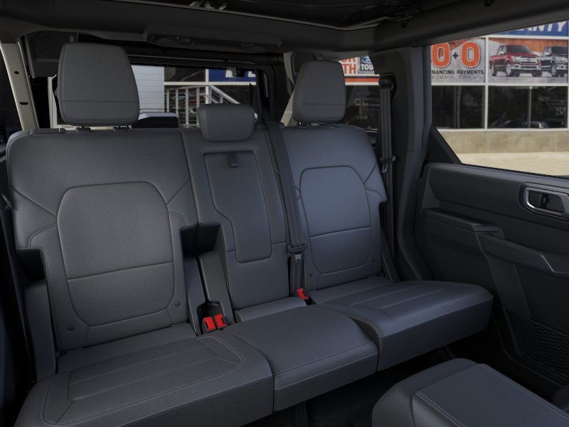 Ford Bronco Vehicle Full-screen Gallery Image 11