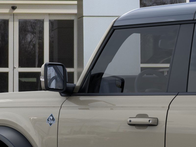 Ford Bronco Vehicle Full-screen Gallery Image 22