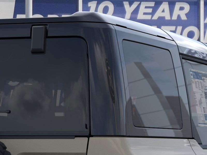 Ford Bronco Vehicle Full-screen Gallery Image 25