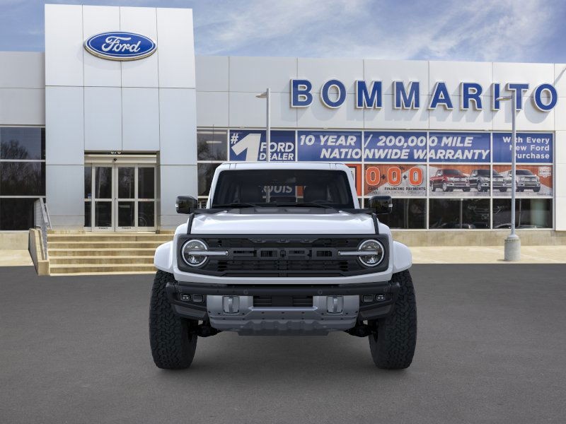 Ford Bronco Vehicle Full-screen Gallery Image 6