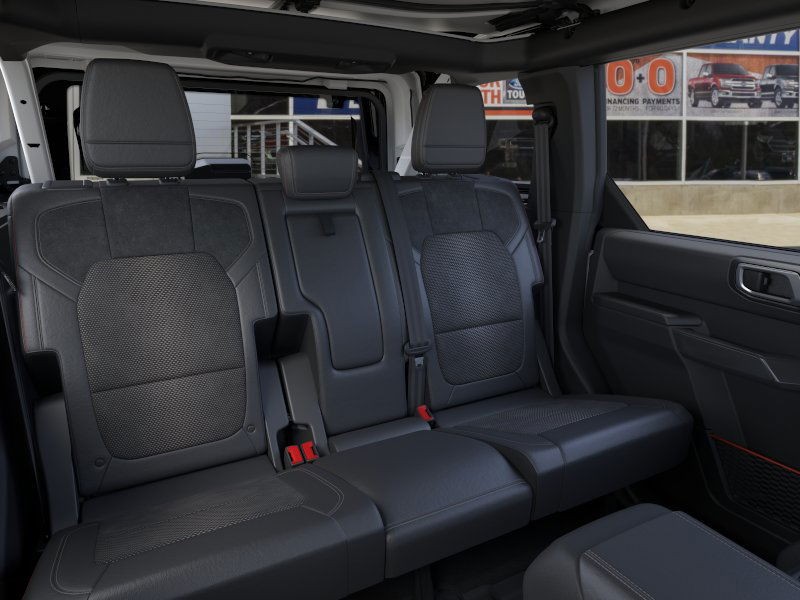 Ford Bronco Vehicle Full-screen Gallery Image 11