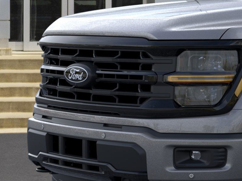 Ford F-150 Vehicle Full-screen Gallery Image 17