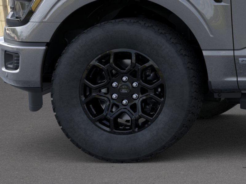 Ford F-150 Vehicle Full-screen Gallery Image 19