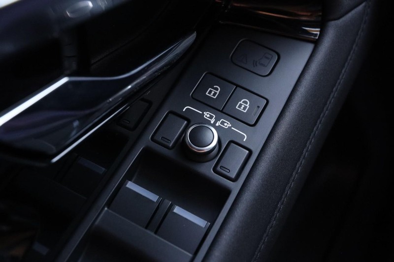 Land Rover Range Rover Evoque Vehicle Image 21