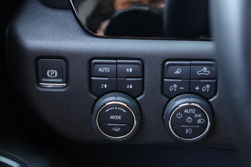 Chevrolet Silverado 1500 Vehicle Image 18
