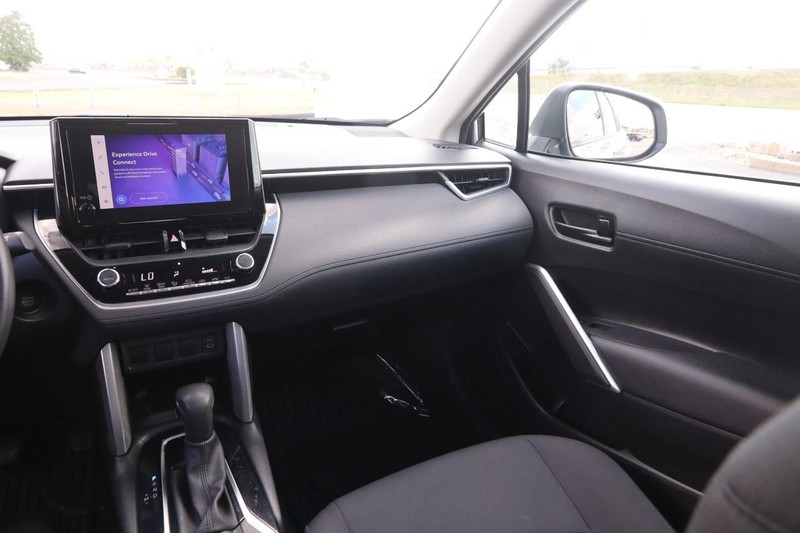 Toyota Corolla Cross Vehicle Image 22