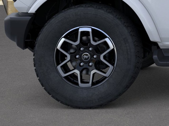 Ford Bronco Vehicle Full-screen Gallery Image 21