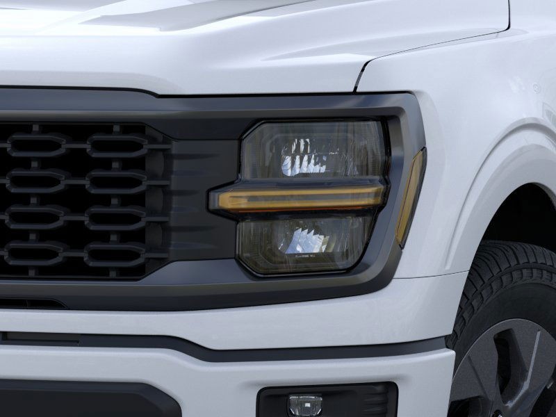 Ford F-150 Vehicle Full-screen Gallery Image 18