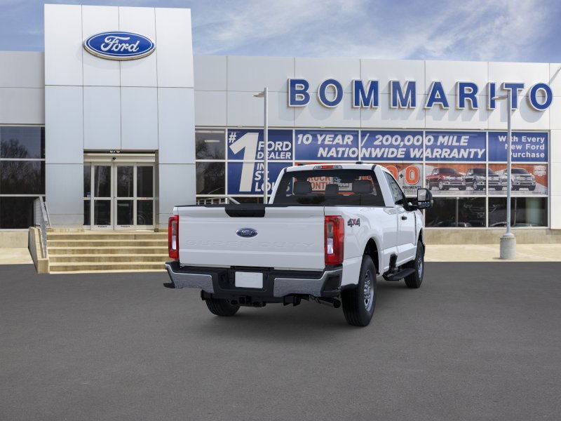 Ford Super Duty F-250 SRW Vehicle Full-screen Gallery Image 8