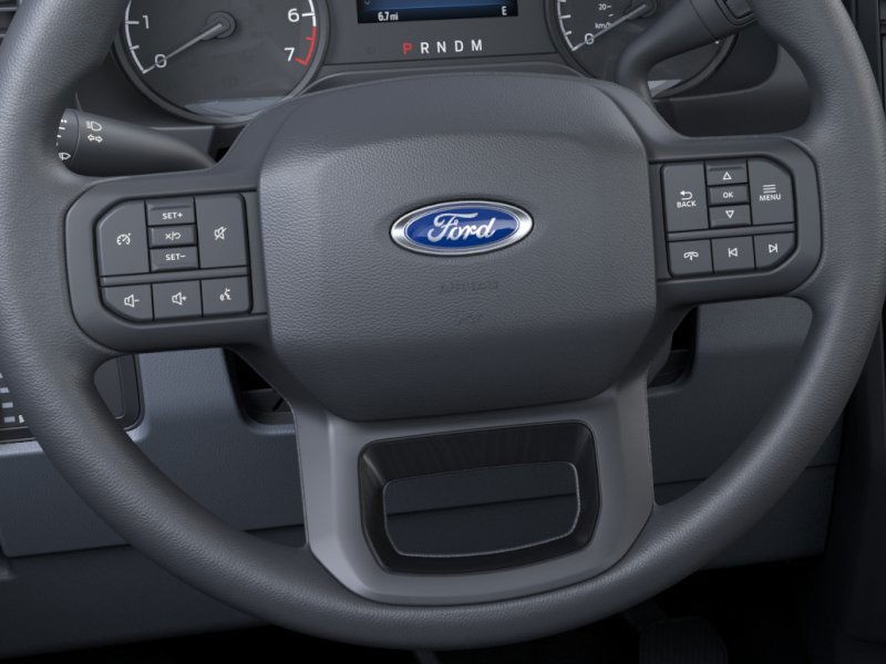 Ford Super Duty F-250 SRW Vehicle Full-screen Gallery Image 12