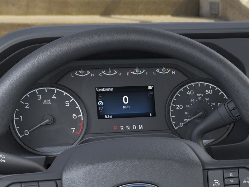 Ford Super Duty F-250 SRW Vehicle Full-screen Gallery Image 13