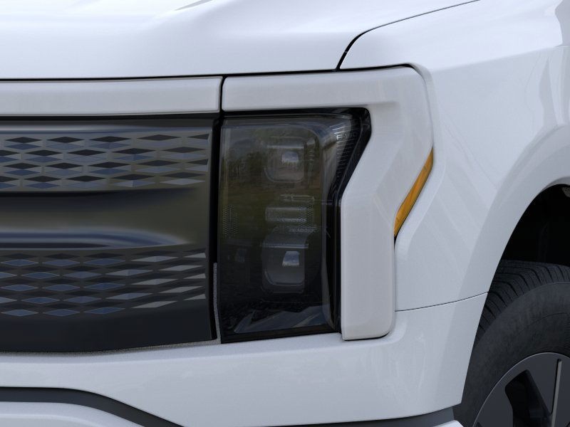 Ford F-150 Lightning Vehicle Full-screen Gallery Image 18