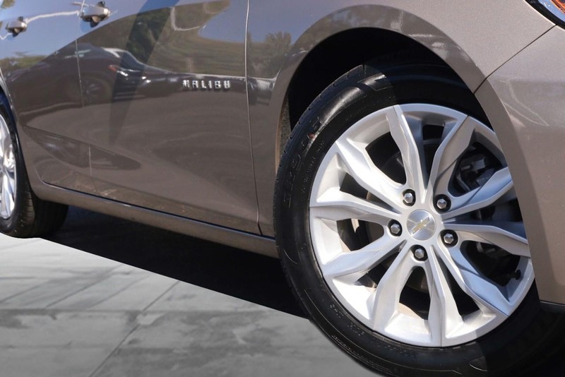 Chevrolet Malibu Vehicle Image 03