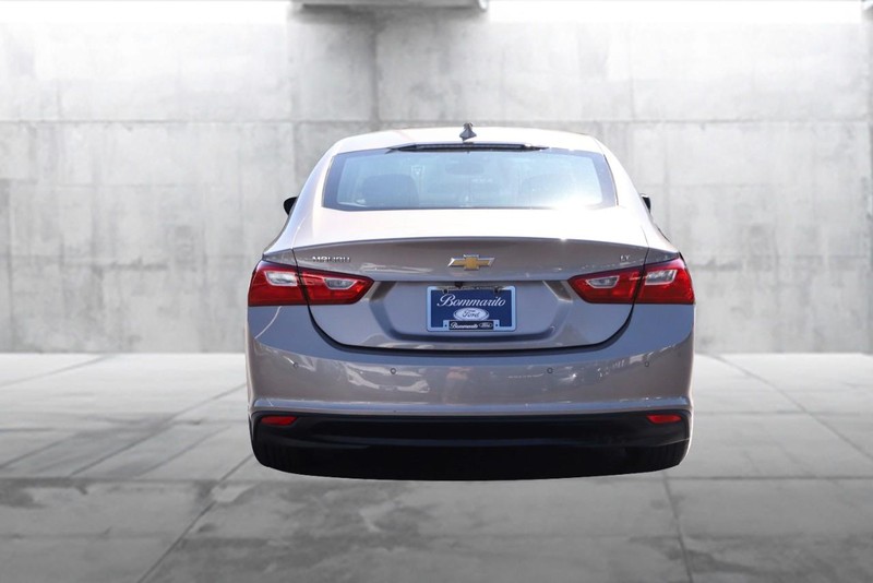 Chevrolet Malibu Vehicle Image 06