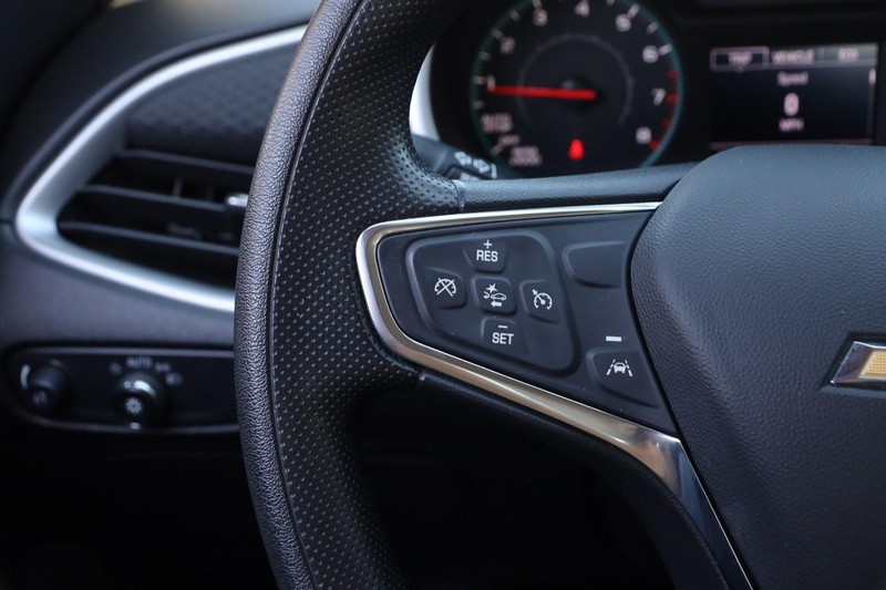 Chevrolet Malibu Vehicle Image 11