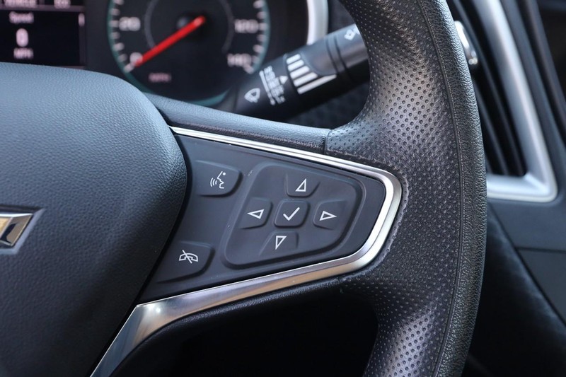 Chevrolet Malibu Vehicle Image 12