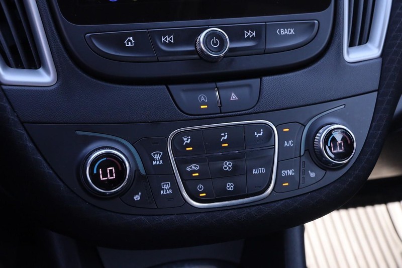 Chevrolet Malibu Vehicle Image 17