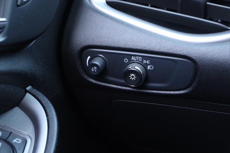 Chevrolet Malibu Vehicle Image 18