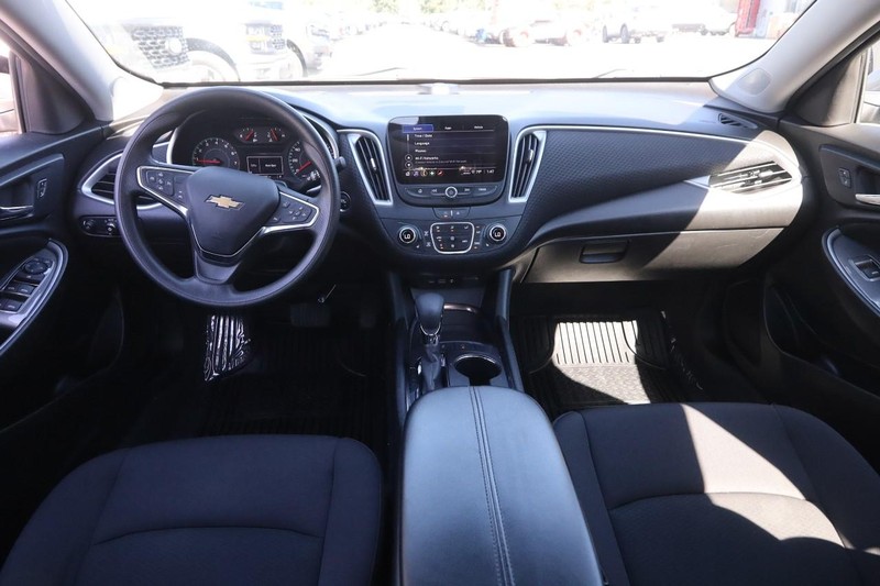 Chevrolet Malibu Vehicle Image 19