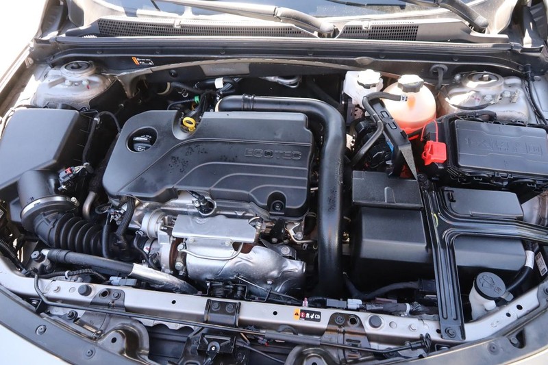 Chevrolet Malibu Vehicle Image 25