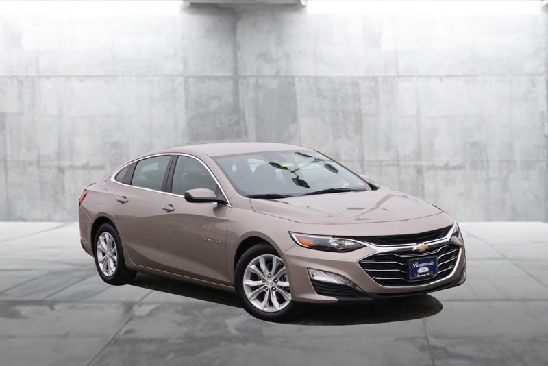 Chevrolet Malibu Vehicle Image 02