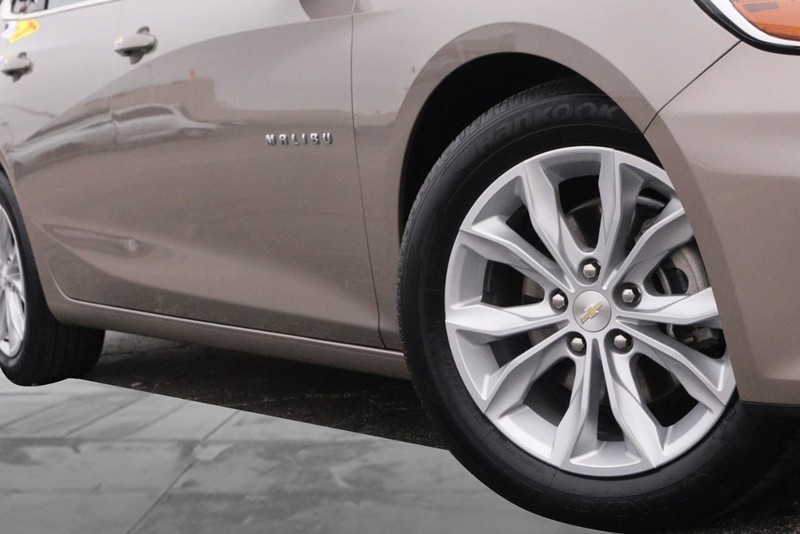 Chevrolet Malibu Vehicle Image 03
